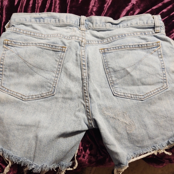 Gap jean shorts size 10 - Picture 2 of 3
